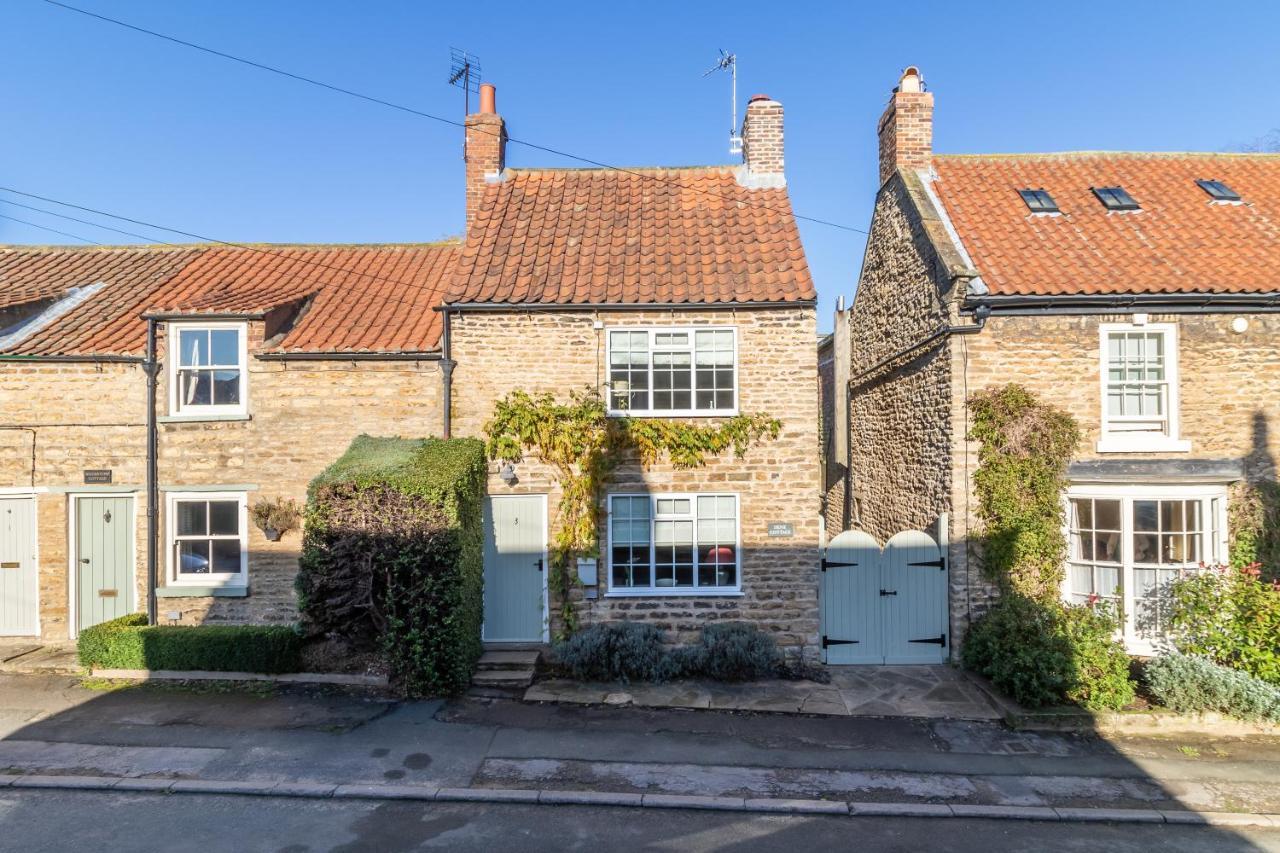 Dene Cottage, Welburn Εξωτερικό φωτογραφία